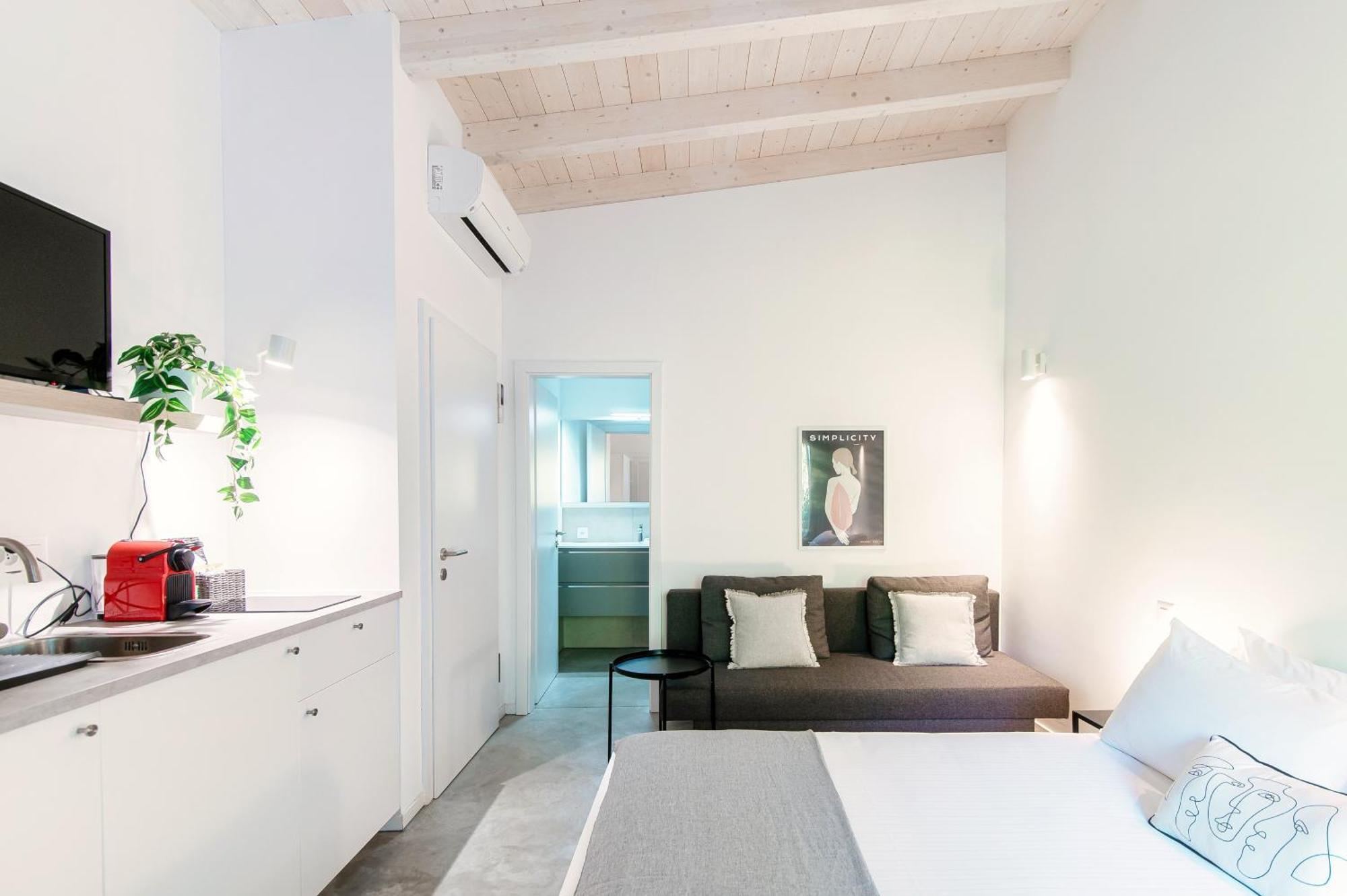 Le Betulle Studios By Quokka 360 - Studio Apartments By The Origlio Lake Exterior foto